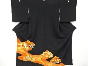 リサイクル　金彩流水に松・菊模様刺繍留袖(比翼付き)